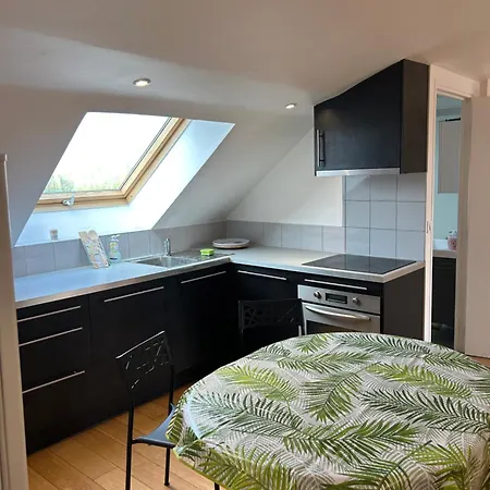 Avec Balcon Près D'un Mcdo Appartement *